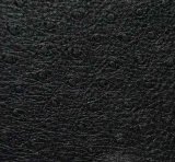 černá se pštrosí ražbou