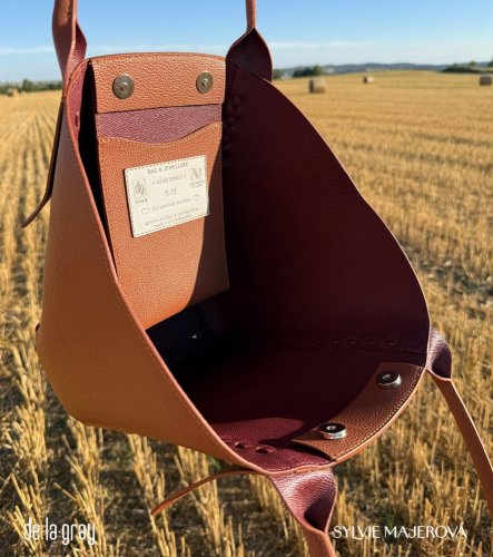 Tote Bella Large se stříbrným srdcem se zlatem a drahokamem