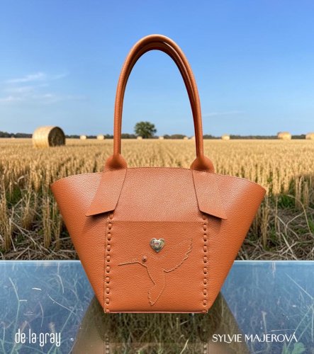 Tote Bella Large se stříbrným srdcem se zlatem a drahokamem